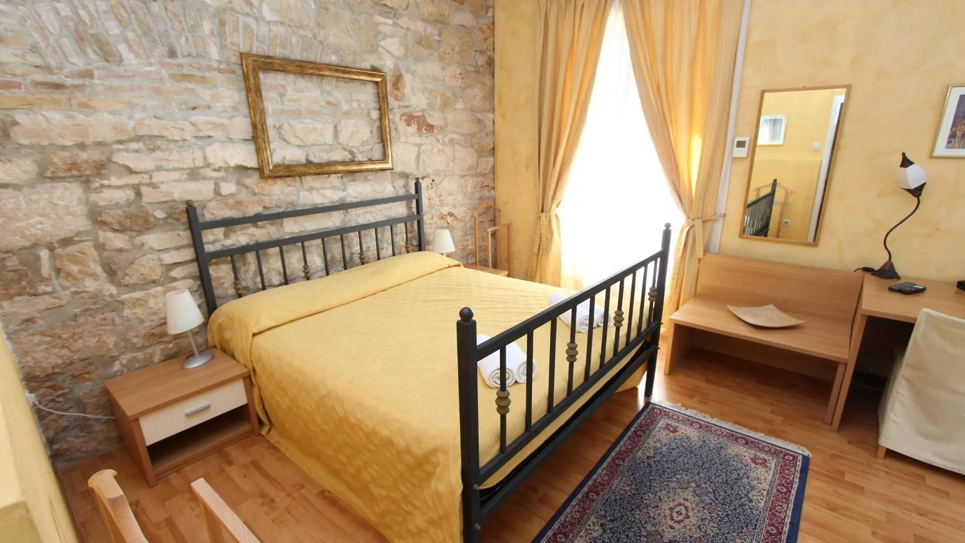 Rooms And Studios Villa Rossella 2 Rovinj Apartment