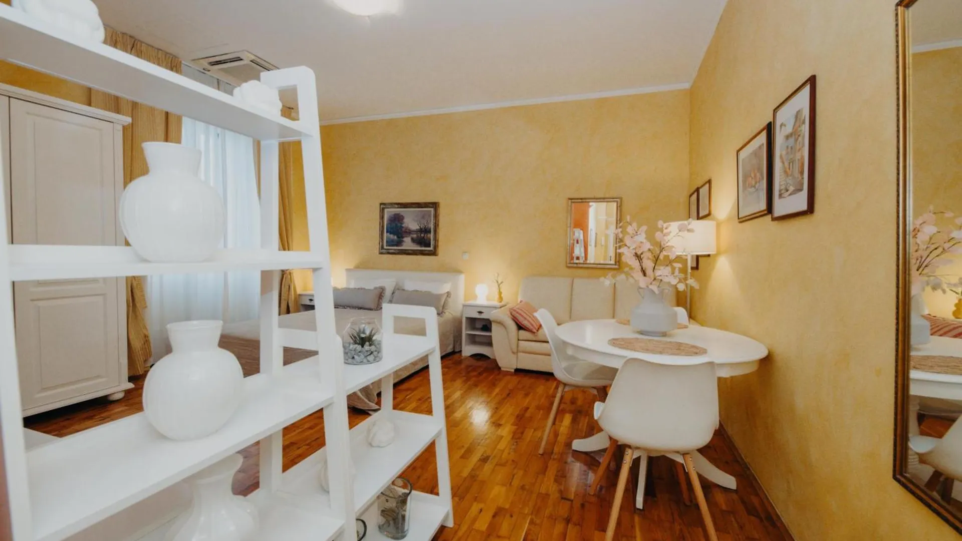 Rooms And Studios Villa Rossella 2 Rovinj Apartment