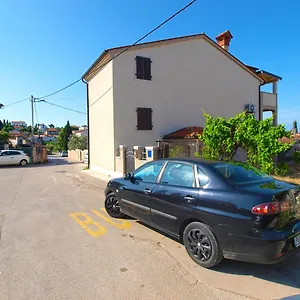 https://apartments-kristina-1531.pula-hotels.org